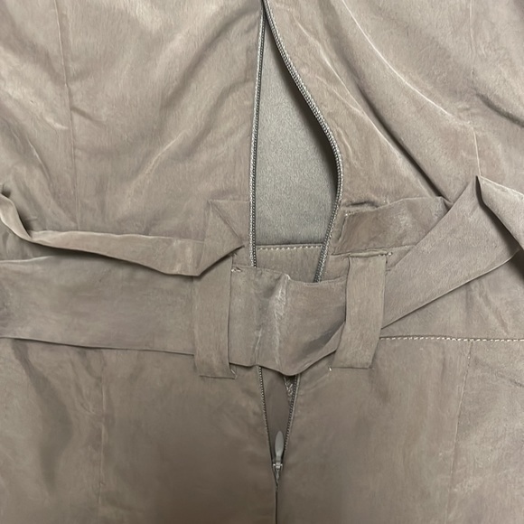 Express women jump suit. Size 2 petite - Picture 7 of 7